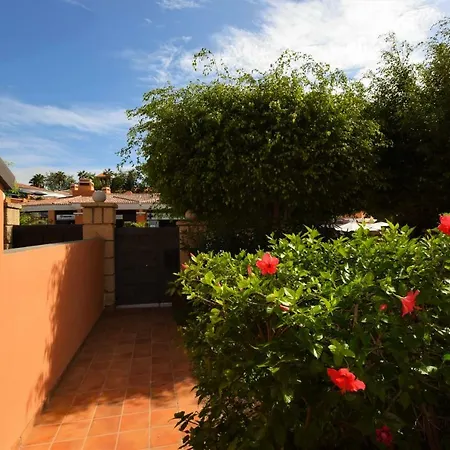 Apartment Lovely Duplex La Caleta